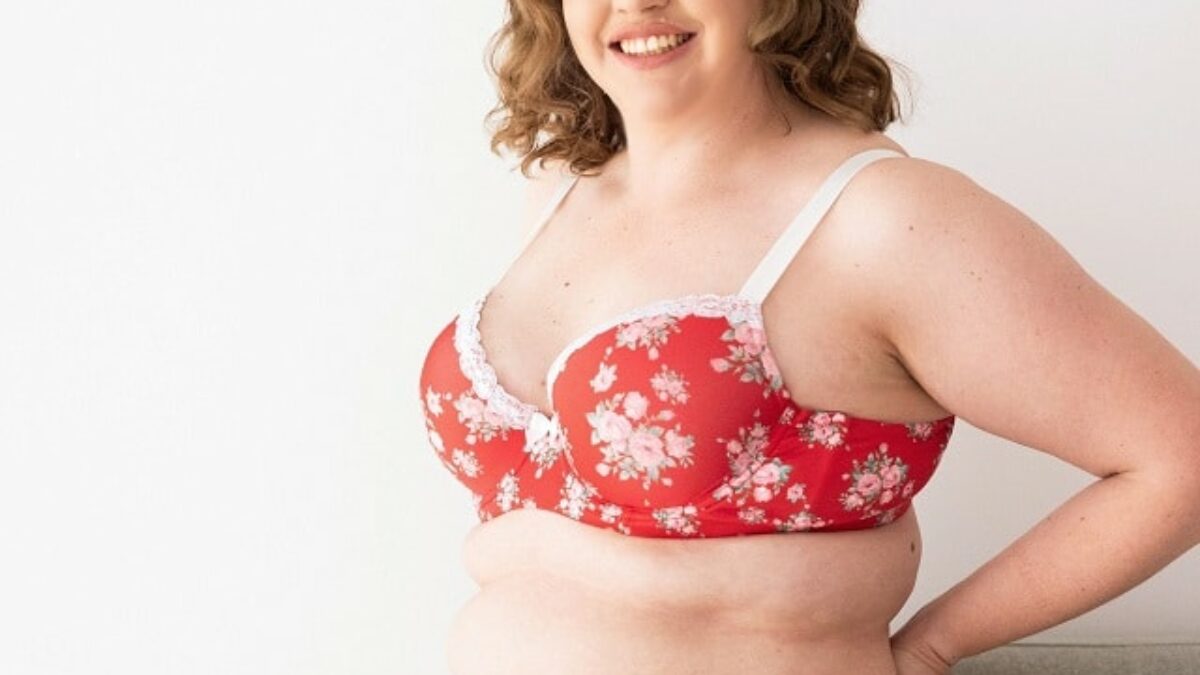 WUSA 9 - PHOTOS: Va. resident wears a 102ZZZ bra size and holds